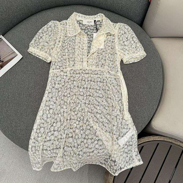 限定希少セリーヌ リトルデイジー刺繍レースドレス偽物 2R65J548V